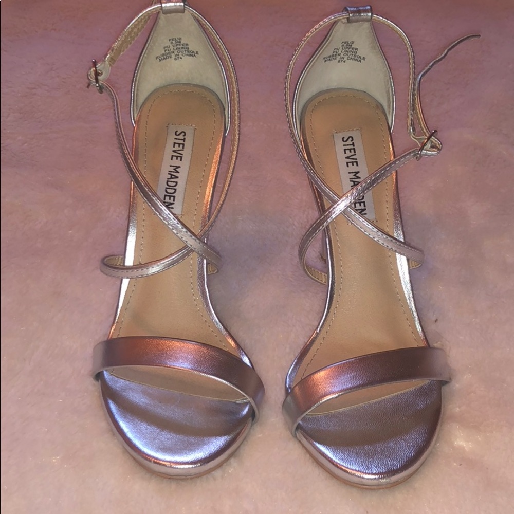 Silver Steve Madden 3&1/2 inch heals